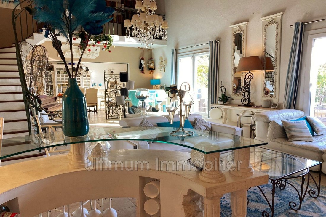 Villa in Grimaud, Provence-Alpes-Côte d'Azur, France 4 - 14944346