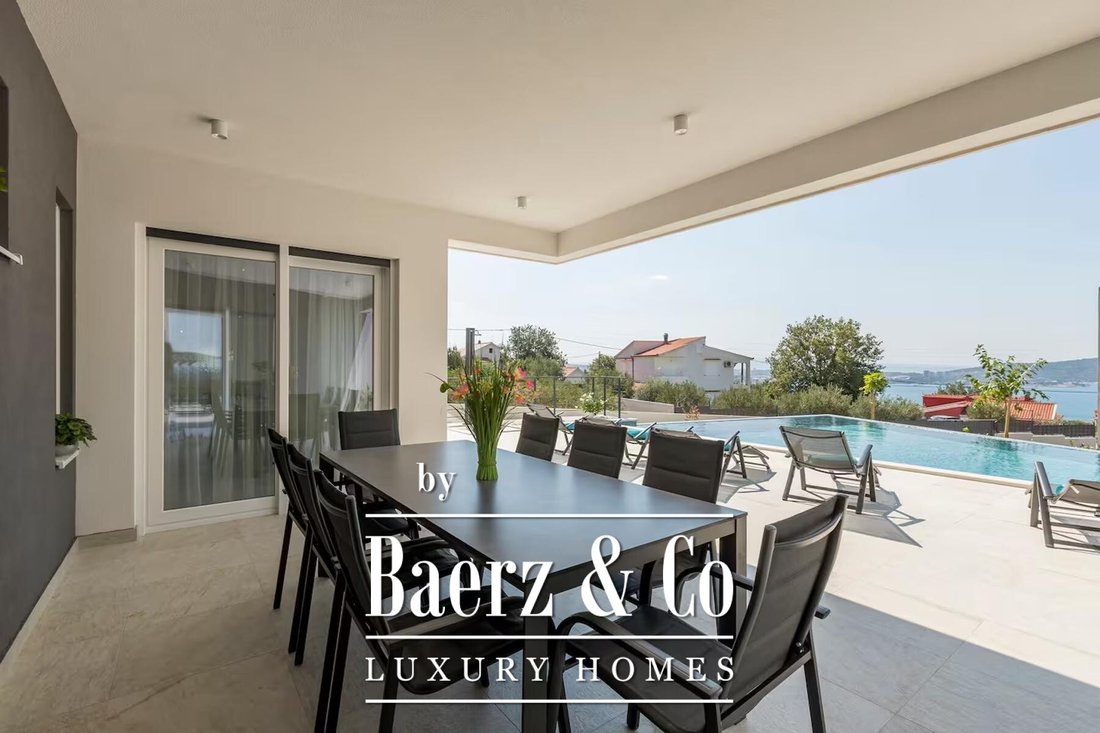 Villa in Kastel Sucurac, Split-Dalmatia County, Croatia 4 - 15078499