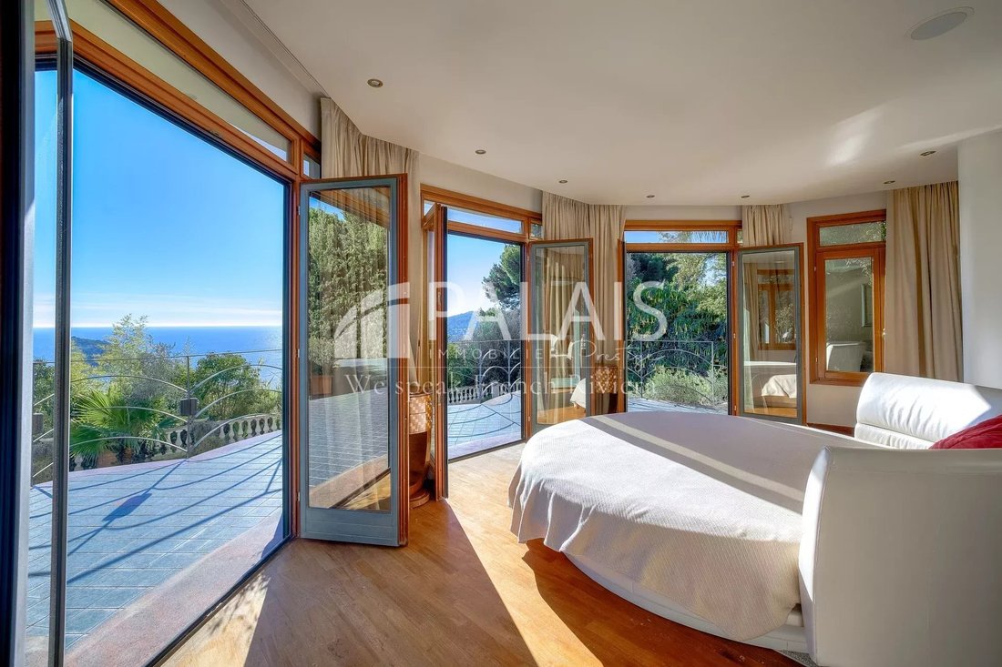 Villa in Villefranche-sur-Mer, Provence-Alpes-Côte d'Azur, France 2 - 14245713