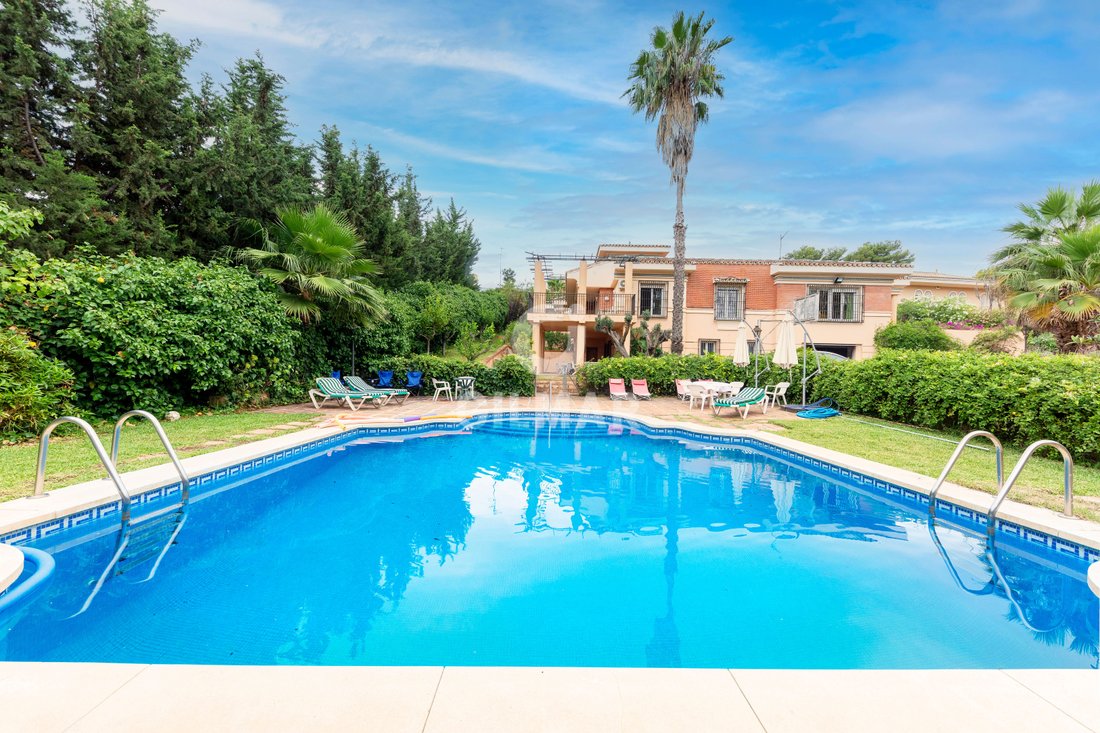 Villa in Churriana (District), Malaga, Spain 1 - 15084941