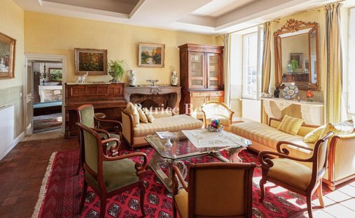 Château Avallon 1500.0 Sqm 25 Bedrooms