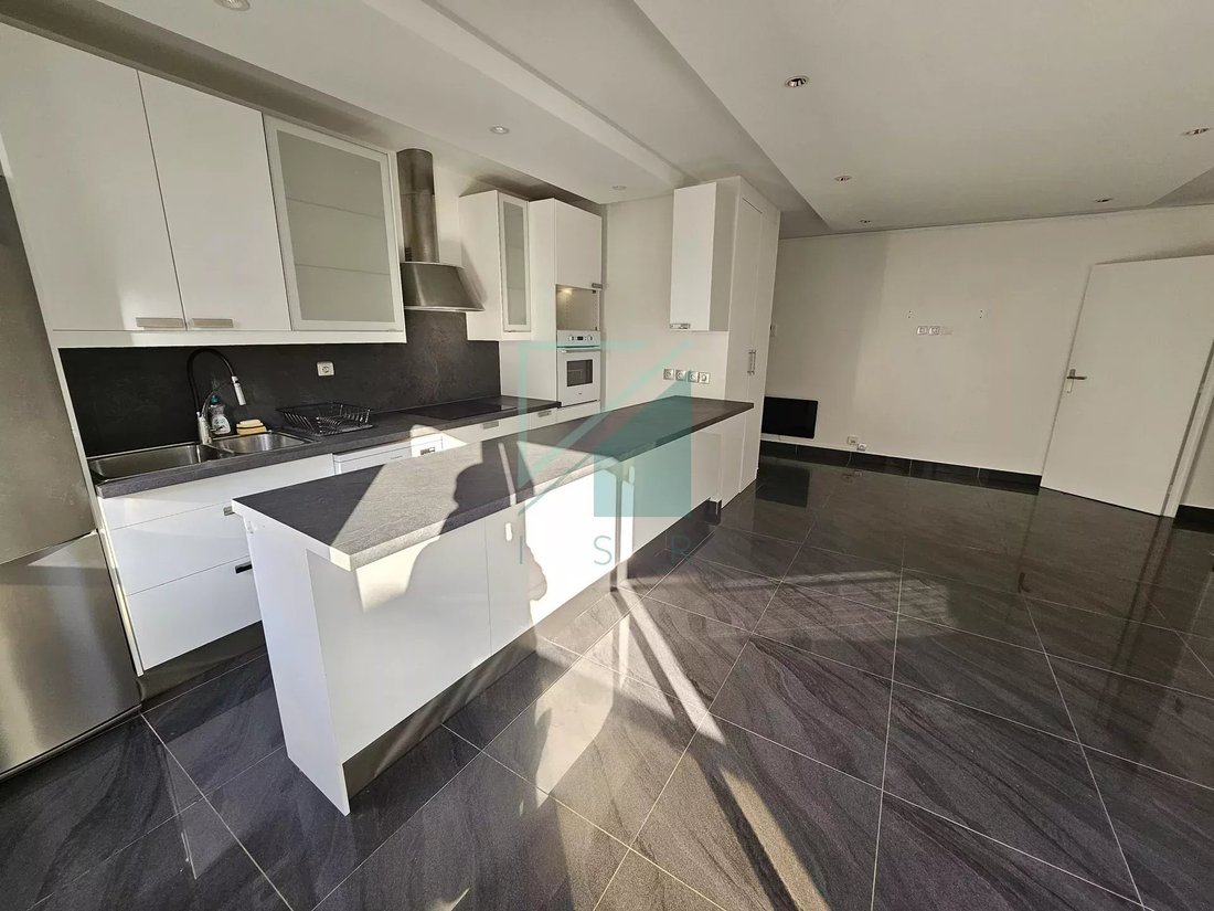 Apartment in Paris, Île-de-France, France 4 - 15084632