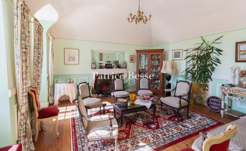 Château Avallon 1500.0 Sqm 25 Bedrooms