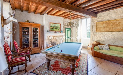 Château Avallon 1500.0 Sqm 25 Bedrooms