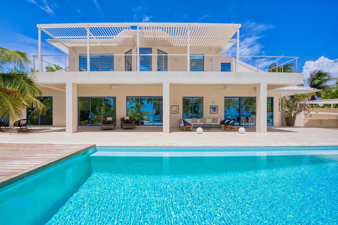House in Rum Point, North Side, Cayman Islands 2 - 15084021