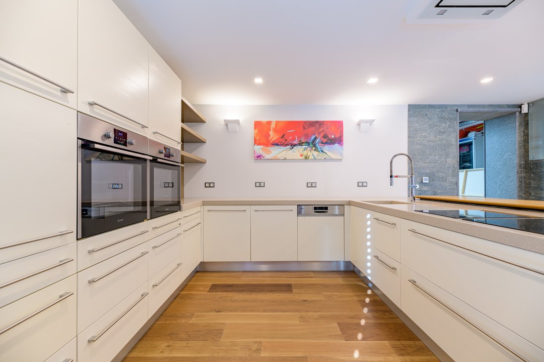 Villa in Mjesni odbor Gracani, Zagreb, City of Zagreb 4 - 15085853
