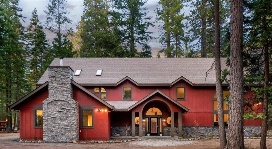 House in Mount Shasta, California, United States 1 - 15086021