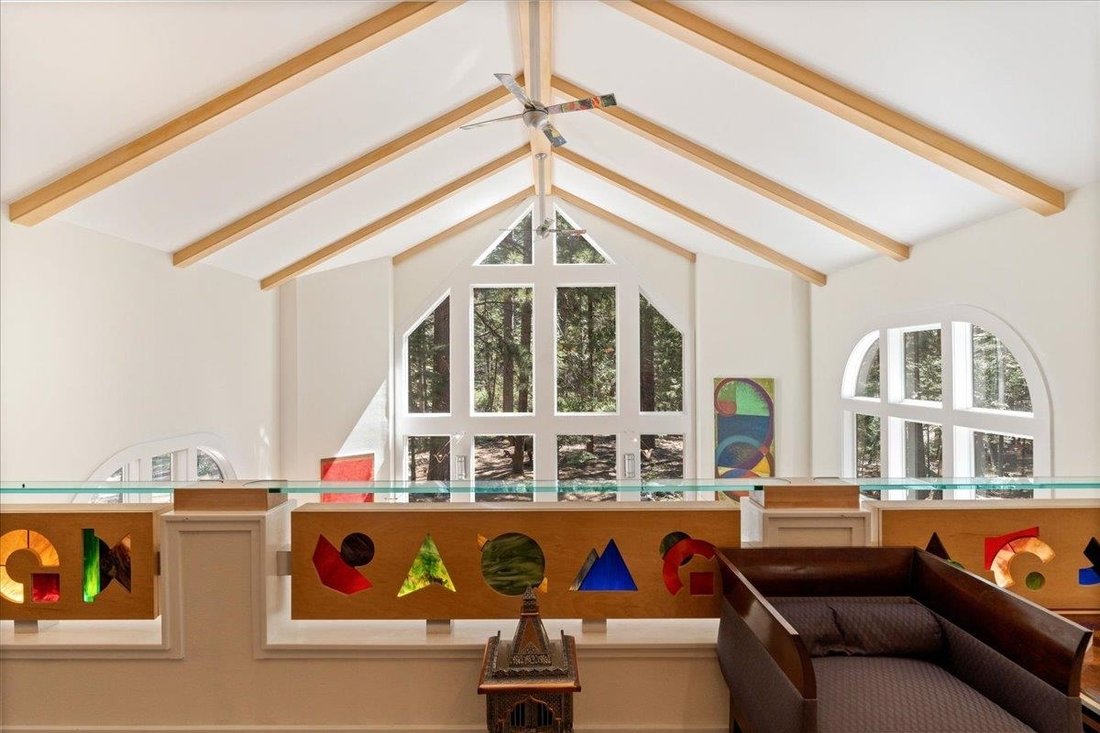 House in Mount Shasta, California, United States 5 - 15086021