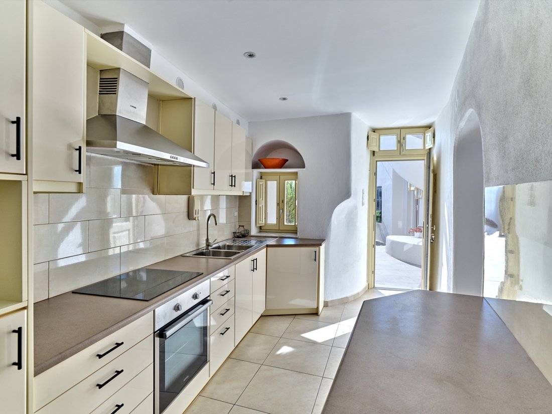 House in Thira, Aegean, Greece 5 - 15086487