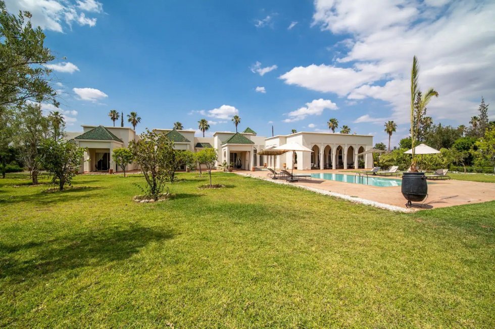 Villa in Sidi Abdallah Ghiat, Marrakesh-Safi, Morocco 3 - 15086478