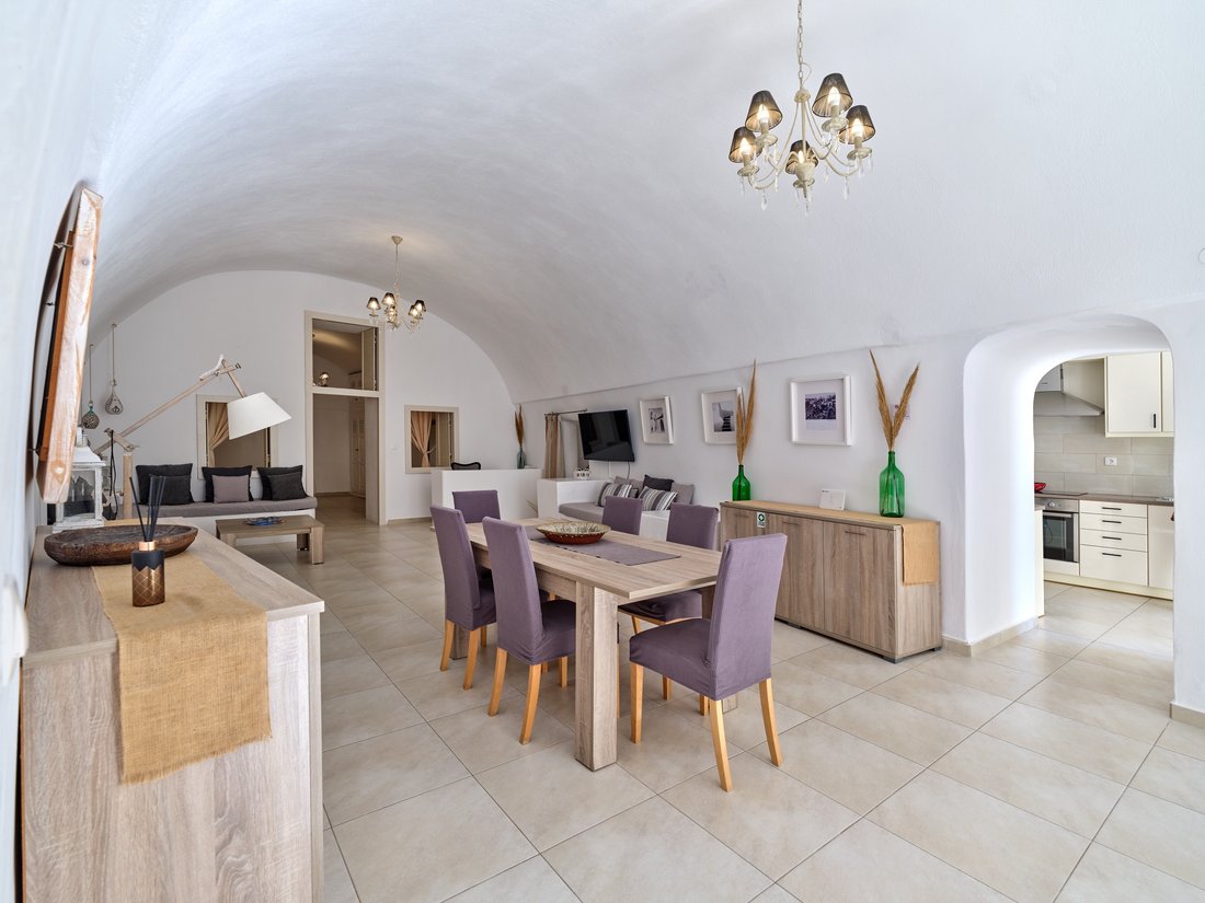 House in Thira, Aegean, Greece 4 - 15086487