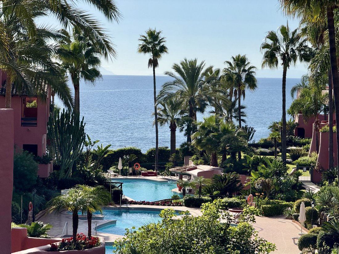 Apartment in Gualdalmansa, Estepona, Andalusia 1 - 15088411