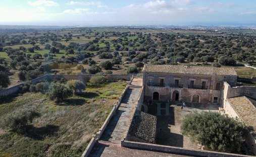 Villa in Archimede - Napoleone Colajanni, Ragusa, Sicily 1