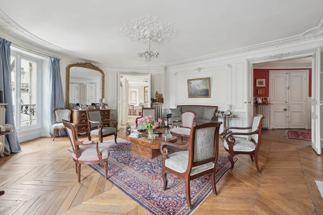 Apartment in Mairie, Paris 8e Arrondissement, Paris 4 - 15088812