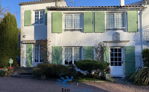 House in Nord, Nieul-sur-Mer, France 1