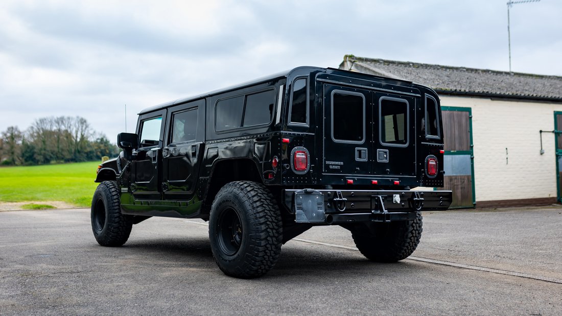 Suv in Sunningdale, United Kingdom 3 - 15006886