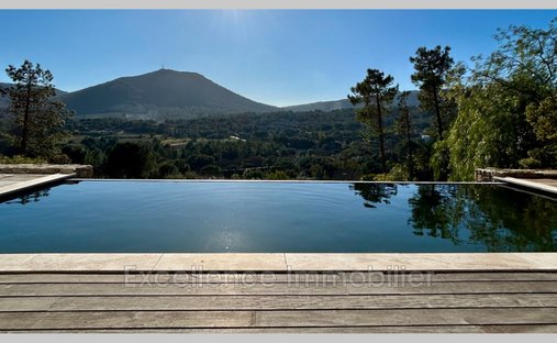 Villa in Le Plan-de-la-Tour, Provence-Alpes-Côte d'Azur, France 1