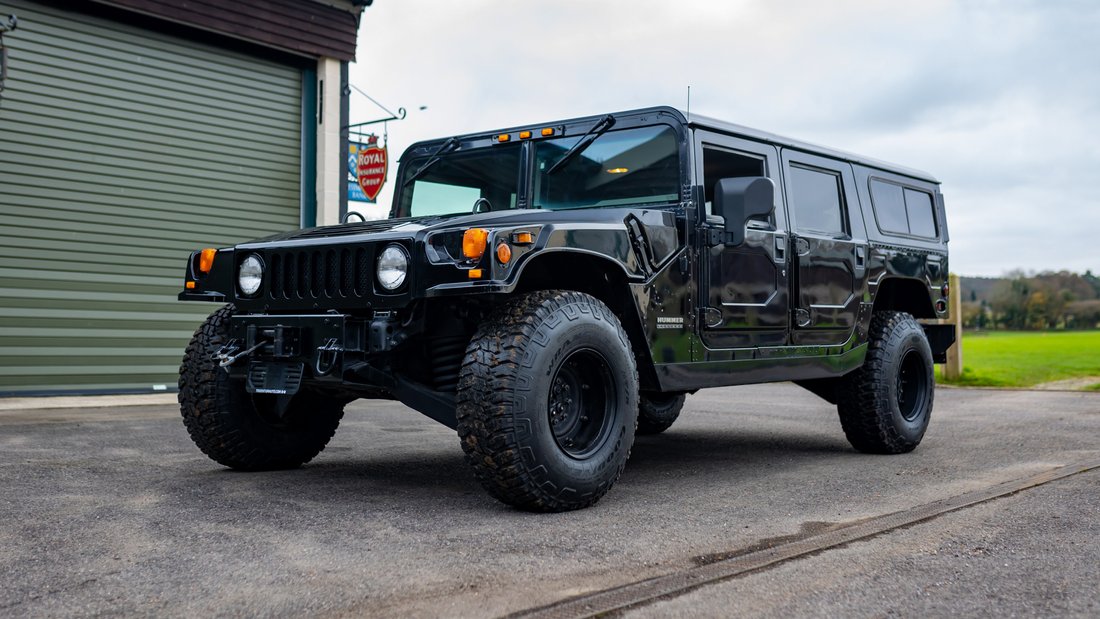 Suv in Sunningdale, United Kingdom 2 - 15006886
