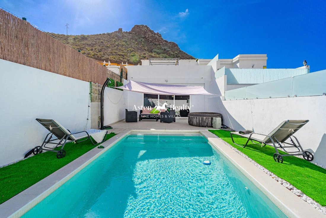 Villa in Costa Adeje, Adeje, Canary Islands 1 - 15091959