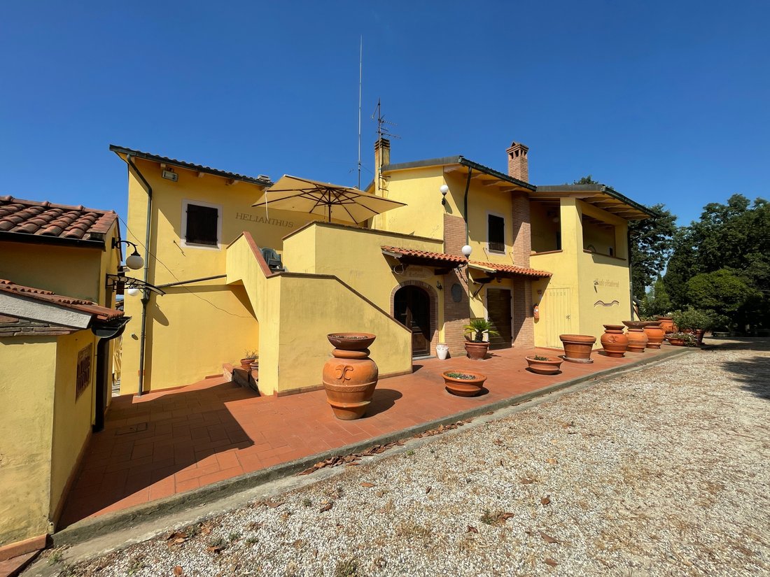 Estate in Forcoli, Tuscany, Italy 1 - 15092407