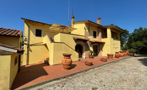 Estate in Forcoli, Tuscany, Italy 1