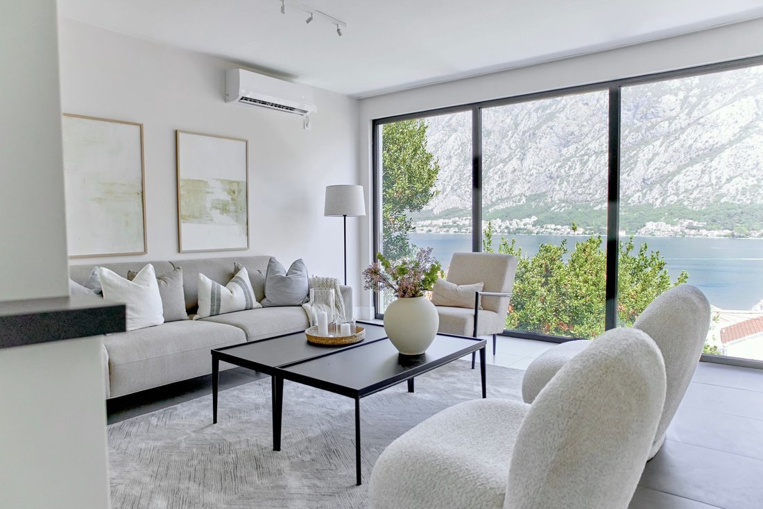 Villa in Donji Stoliv, Kotor Municipality, Montenegro 4 - 15092445