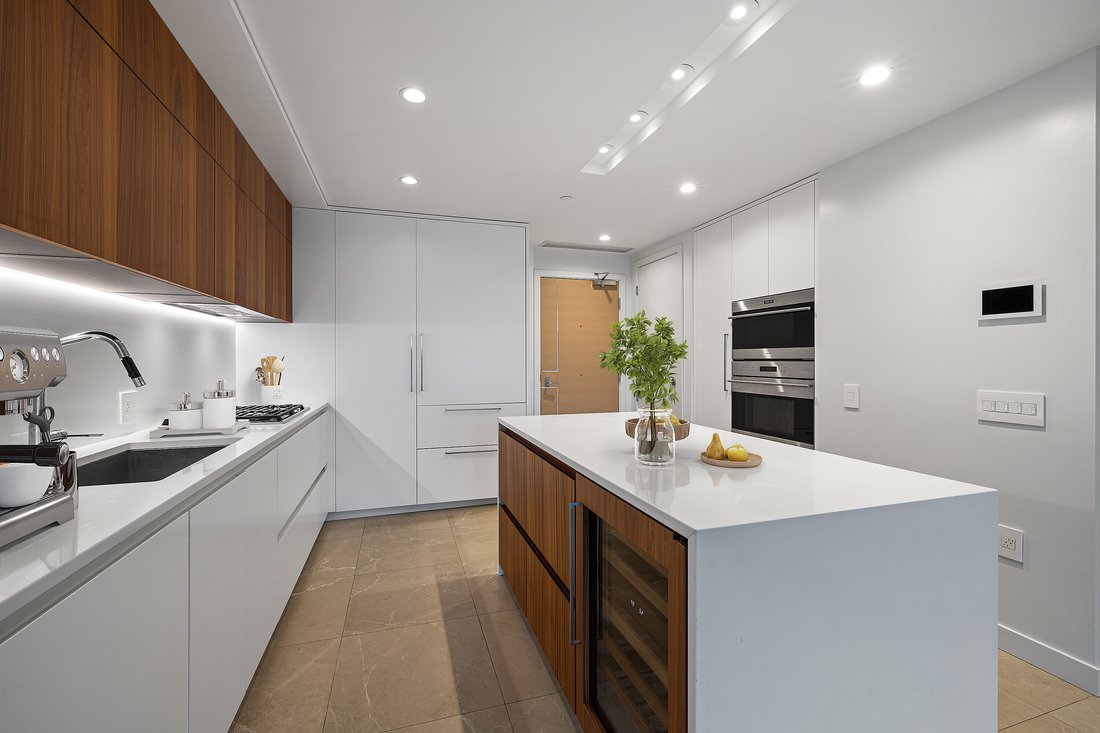Apartment in Vancouver, British Columbia, Canada 2 - 15093628