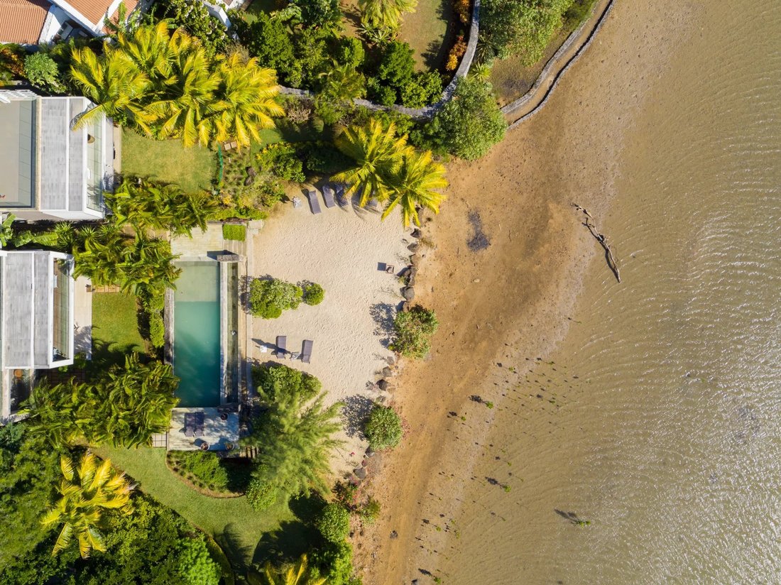 Apartment in Grande Riviere Noire, Rivière Noire District, Mauritius 1 - 14425063