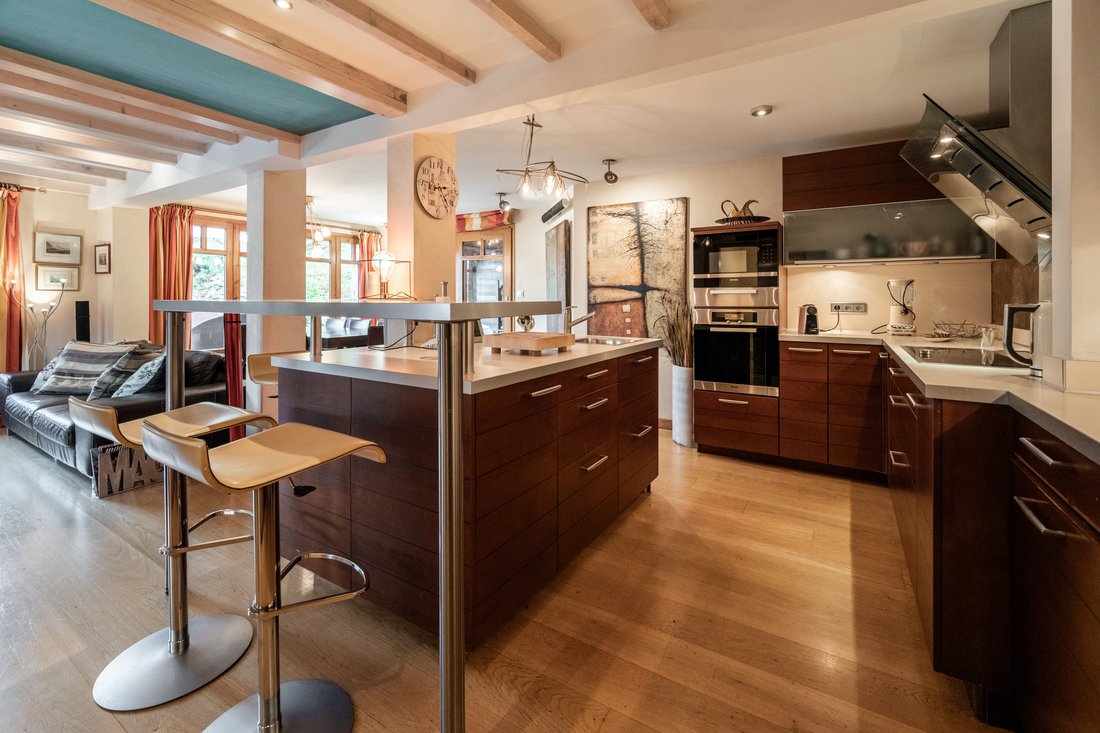 Chalet in Les Houches, Auvergne-Rhône-Alpes, France 3 - 15093791