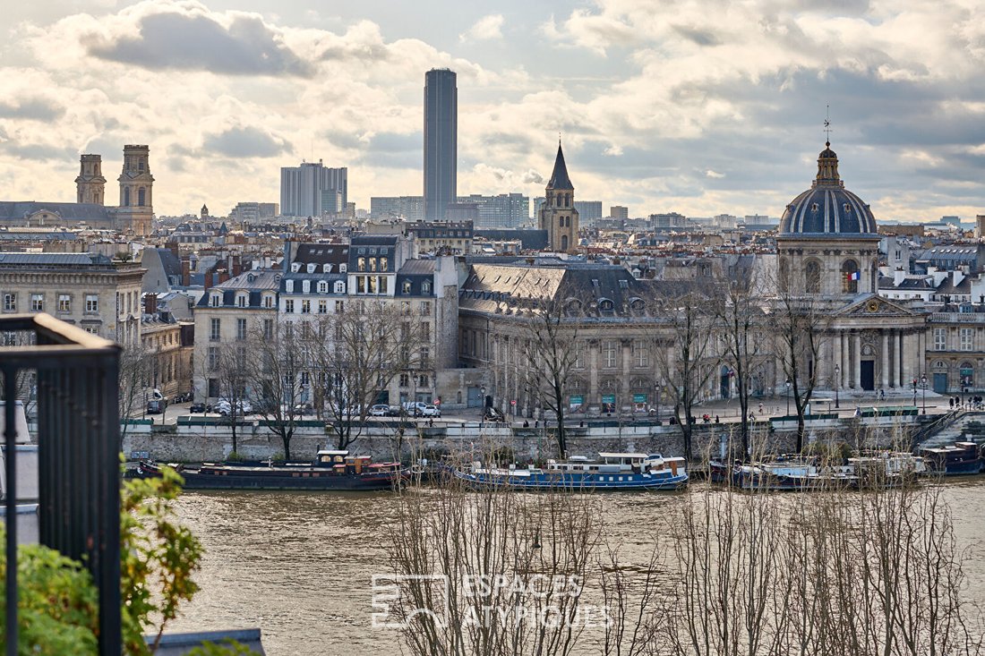 Luxurious Top Floor Apartment In The Heart Of In Paris, île De France ...