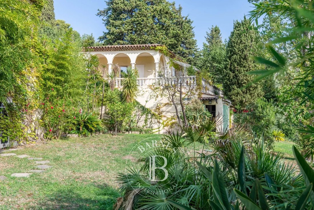 House in Grasse, Provence-Alpes-Côte d'Azur, France 3 - 13992761