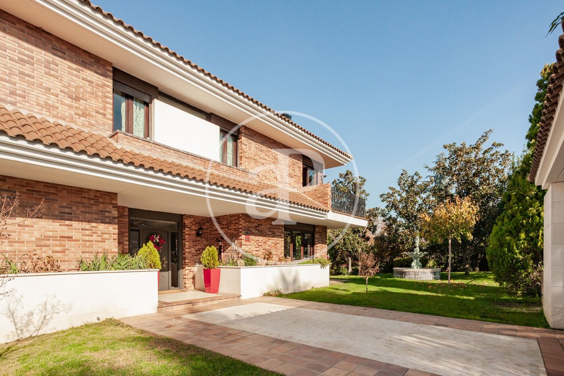 Villa in Pozuelo de Alarcon, Comunidad de Madrid, Spain 2 - 15095287