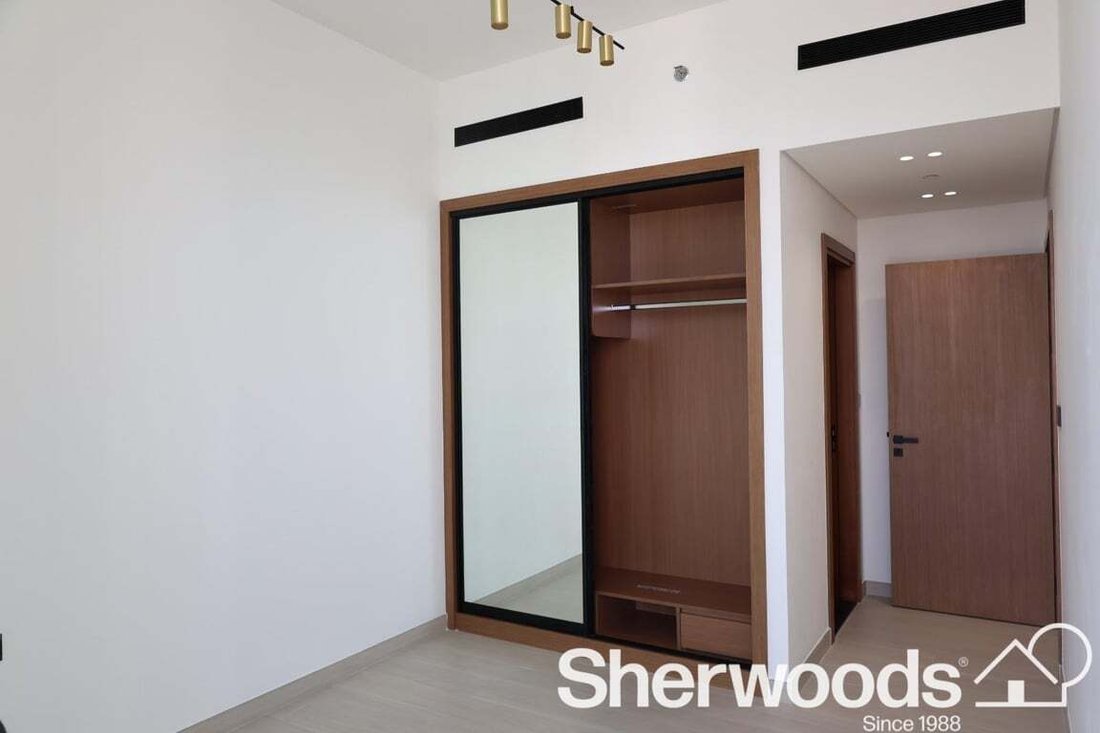 Apartment in Al Quoz Industrial Area 1, Al Quoz Community, Dubai 5 - 15094248
