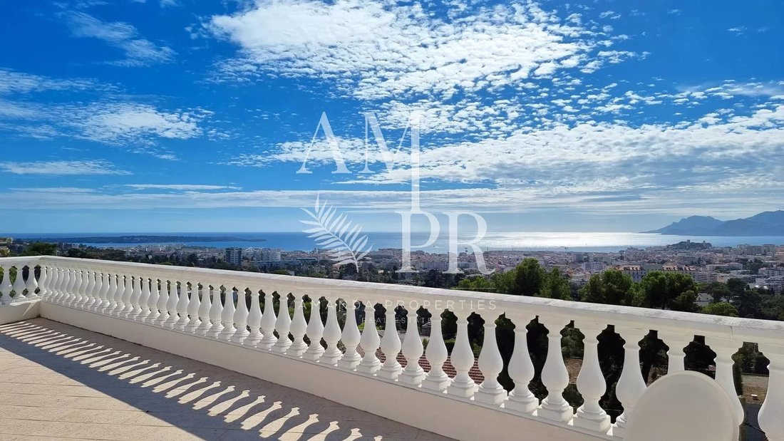 Villa in Cannes, Provence-Alpes-Côte d'Azur, France 3 - 11739616