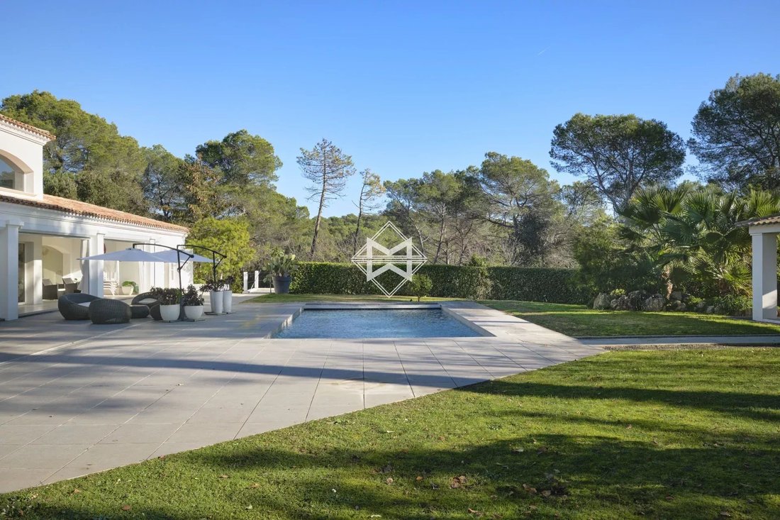 Villa in Mougins, Provence-Alpes-Côte d'Azur, France 5 - 13815212