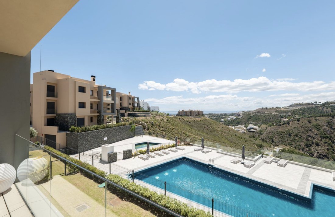 Penthouse in Benahavis, Andalusia, Spain 2 - 15096178
