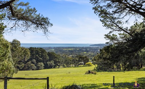 Estate in Red Hill, Victoria, Australia 1
