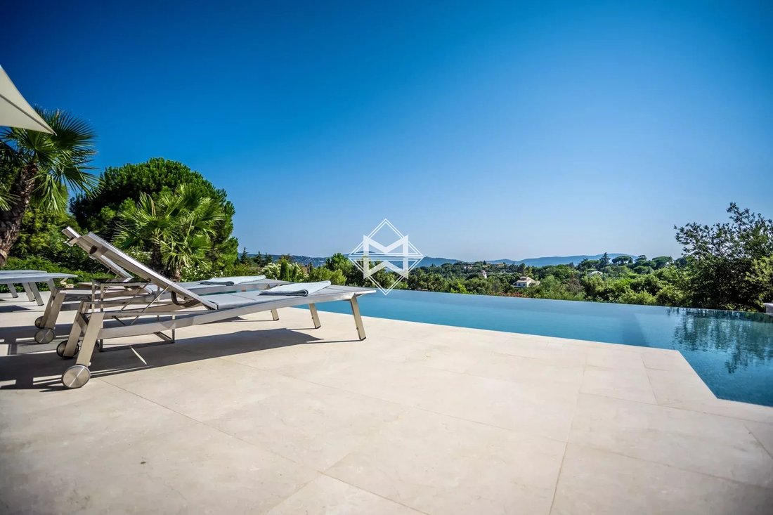 Villa in Grimaud, Provence-Alpes-Côte d'Azur, France 2 - 12002339