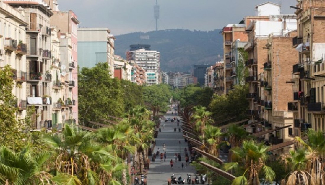 Les Corts, Barcelona, Spain 4 - 15099758
