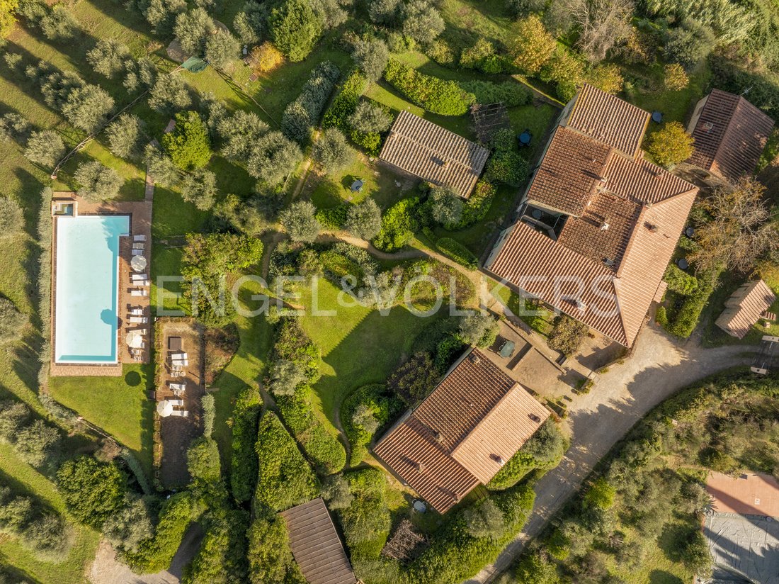 Estate in Poggibonsi, Tuscany, Italy 2 - 15096624