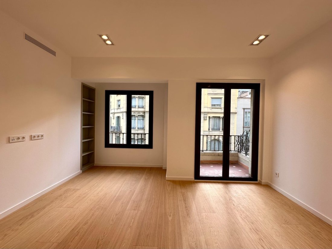 Apartment in Eixample, Barcelona, Spain 2 - 15099885
