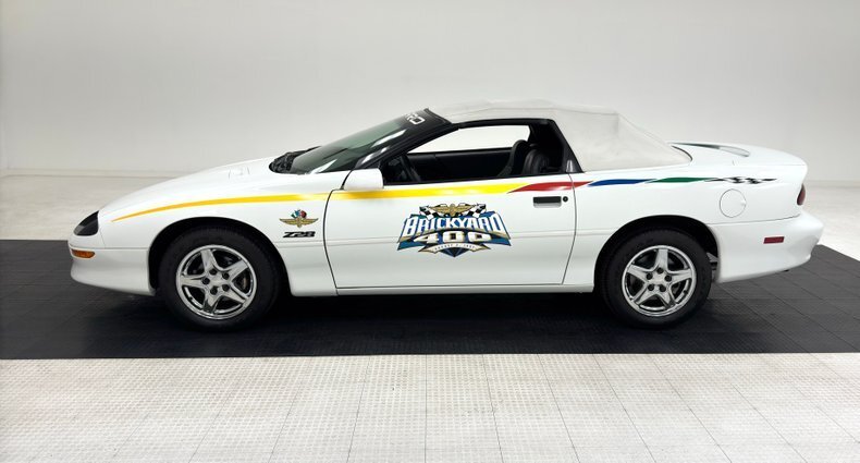 Cabriolet in Morgantown, United States 3 - 13482733