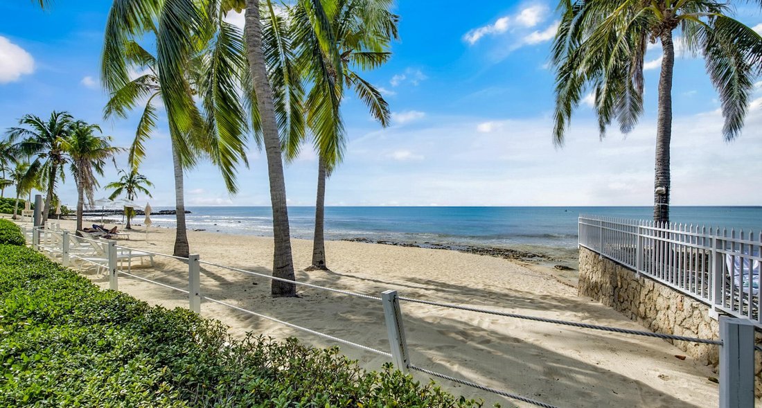 Apartment in George Town, George Town, Cayman Islands 2 - 15101828