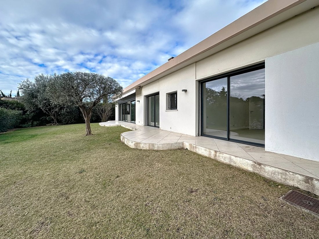 House in Mougins, Provence-Alpes-Côte d'Azur, France 4 - 15096140