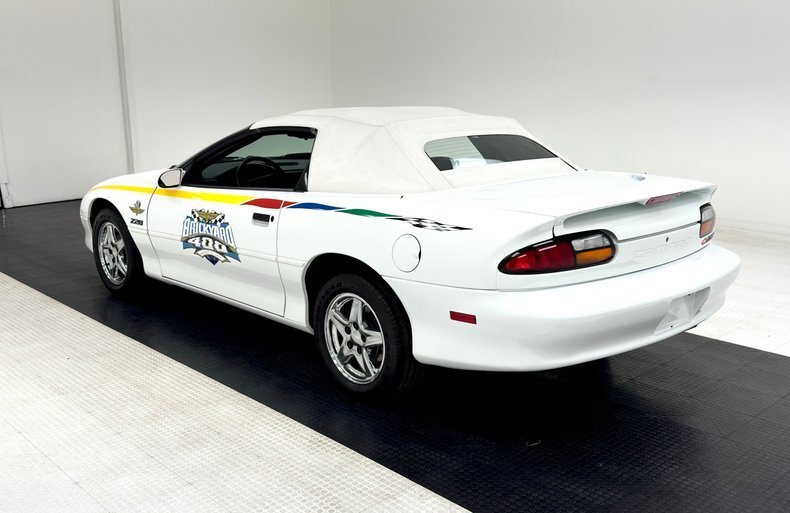 Cabriolet in Morgantown, United States 5 - 13482733