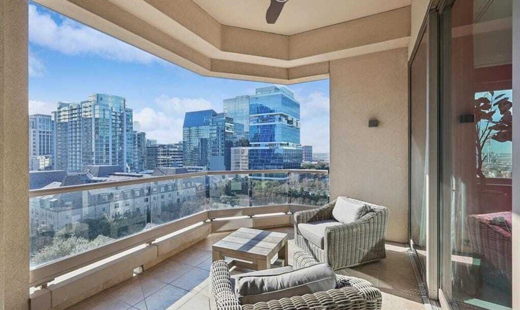 Curated visual reference: Fresh Look at Luxury High Rise Living In The Residences At The In