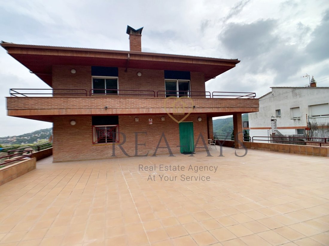 Villa in Vallirana, Catalonia, Spain 2 - 15099990