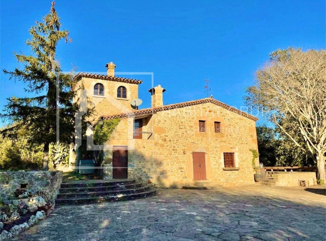 Chalet in Canet d'Adri, Catalonia, Spain 1 - 15112643