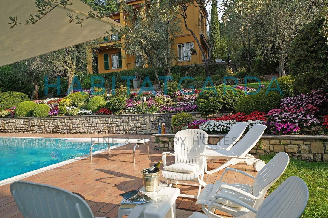 Villa in Gardone Riviera, Lombardy, Italy 4 - 15096675