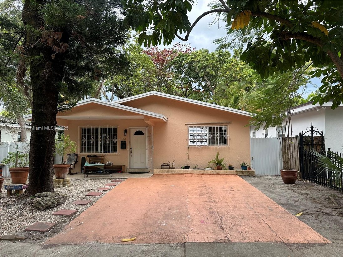 House in Miami, Florida, United States 1 - 15102419